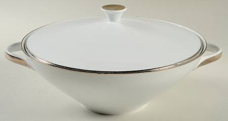 Remembrance (Platinumtrim) Round Covered Vegetable