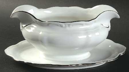 Symphony Gravy Boat with Attached Underplate