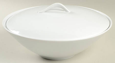 6600 White Round Covered Vegetable