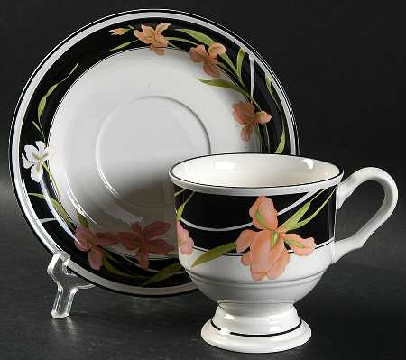 Allure Footed Cup & Saucer Set by Sango