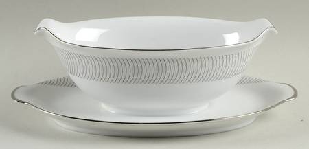 Ambassador Gravy Boat with Attached Underplate