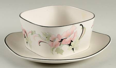 Anastasia Gravy Boat with Attached Underplate