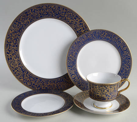 Aristocrat 40 Piece Estate Set