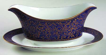 Aristocrat Gravy Boat with Attached Underplate
