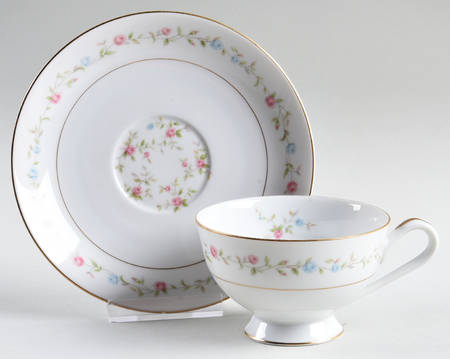 Ascot Footed Cup & Saucer Set