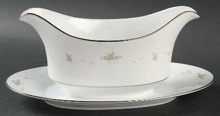 Ballad Gravy Boat with Attached Underplate by Sango