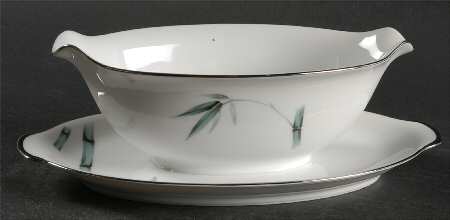 Bamboo Green Gravy Boat with Attached Underplate