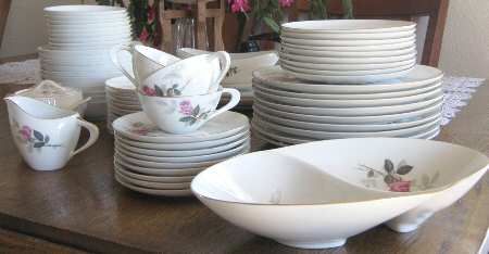 Bara Flat Cup & Saucer Set