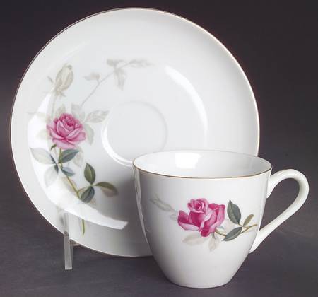 Bara Flat Cup & Saucer Set