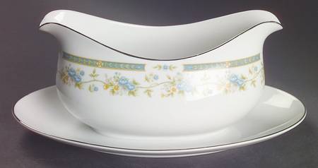 Barclay Gravy Boat with Attached Underplate