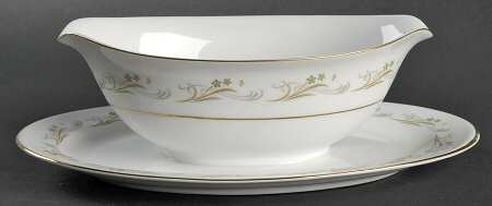 Belaire Gravy Boat with Attached Underplate
