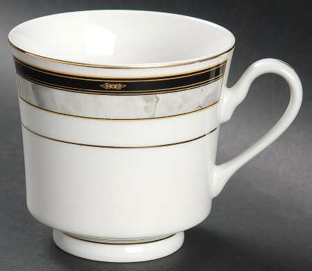 Bellvue Footed Cup