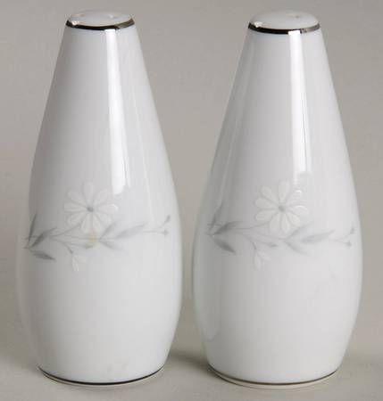 Bettina Salt & Pepper Set