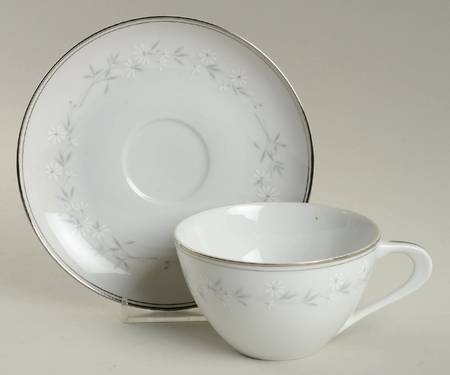 Bettina Flat Cup & Saucer Set