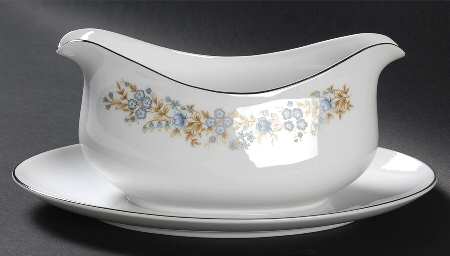 Blue Heaven Gravy Boat with Attached Underplate