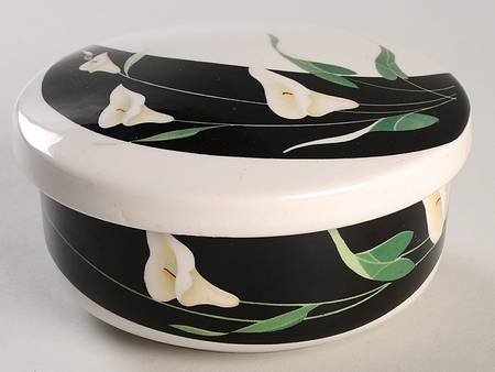Black Lilies (Quadrille) Medium Candy Box