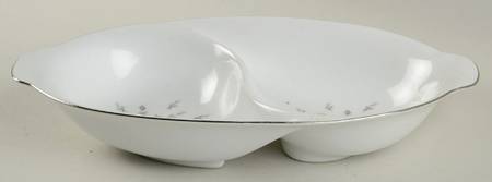 Boutonniere 11" Oval Divided Vegetable Bowl