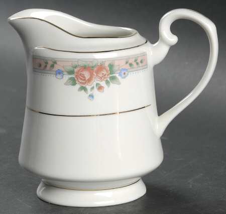 Bouquet Creamer
