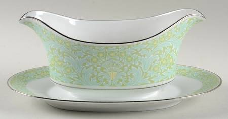 Boutique Gravy Boat with Attached Underplate