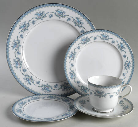 Cahill 40 Piece Estate Set