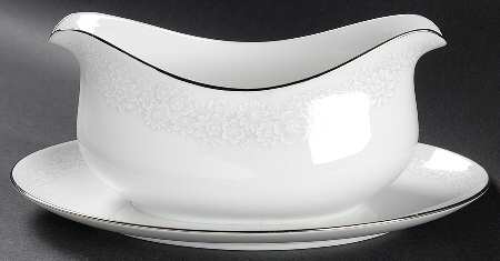 Canterbury Gravy Boat with Attached Underplate