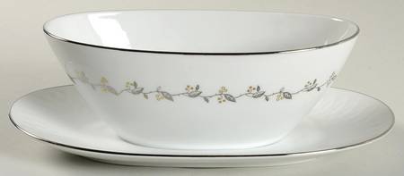 Carillon Gravy Boat with Attached Underplate