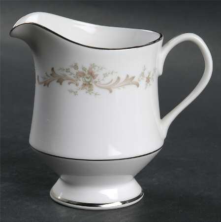 Carousel Creamer