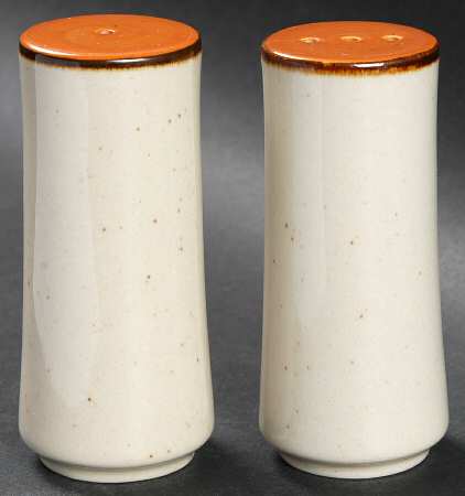 Caroline Salt & Pepper Set