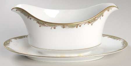 Chateau Gravy Boat with Attached Underplate