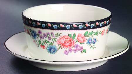 Claremore Gravy Boat with Attached Underplate