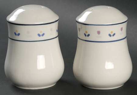 Country Borders Salt & Pepper Set