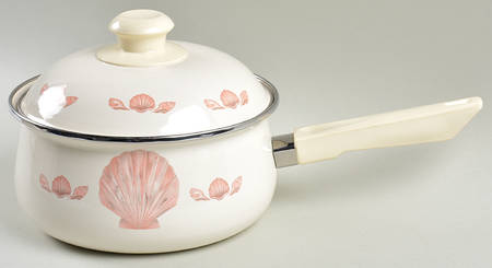 Coquille (Korea, Taiwan) 2 Quart Metal Covered Saucepan