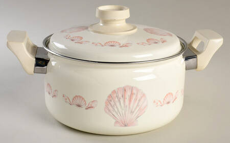 Coquille (Korea, Taiwan) 2.5 Quart Metal Dutch Oven