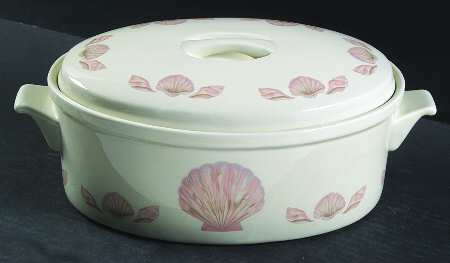 Coquille (Korea, Taiwan) 3 Quart Oval Covered Casserole