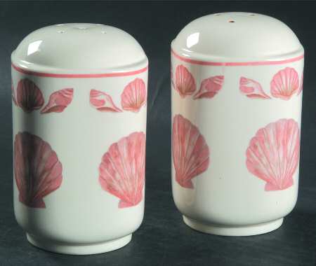 Coquille (Korea, Taiwan) Salt & Pepper Set