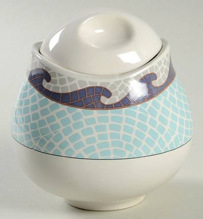Coquille Sugar Bowl & Lid
