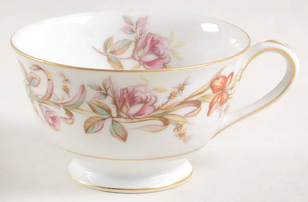 Cynthia Footed Cup