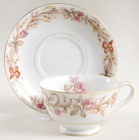 Cynthia Footed Cup & Saucer Set