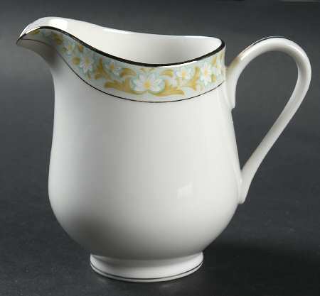Daisy Chain Creamer