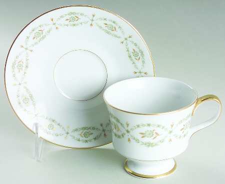 Dauphin Footed Cup & Saucer Set