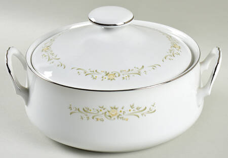Debutante Round Covered Vegetable