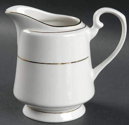 D'Or Creamer by Sango