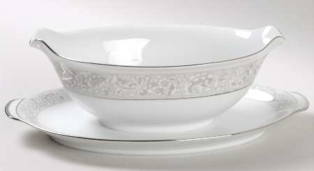 Duchess Gravy Boat with Attached Underplate