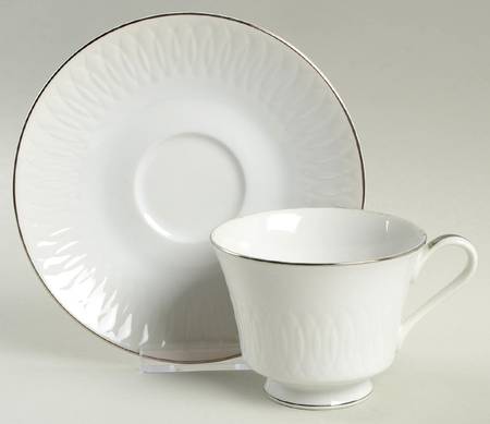 Finesse Footed Cup & Saucer Set