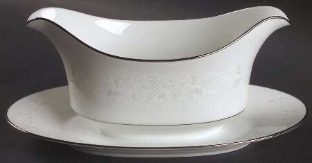Florence Gravy Boat with Attached Underplate