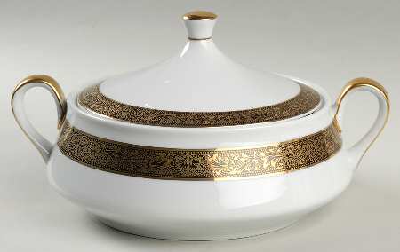 Hampton Round Covered Vegetable
