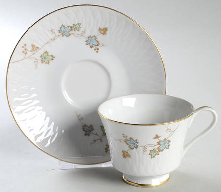 Haru Footed Cup & Saucer Set