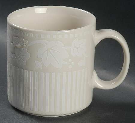 Ivy Charm White Mug