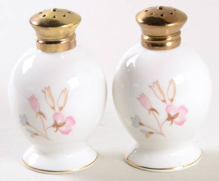 Jeannette Salt & Pepper Set
