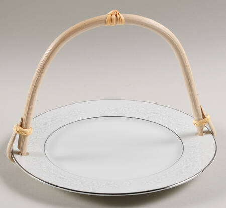 Lakewood 5 3/8"-5 5/8" Bamboo Handled Serving Plate  HC